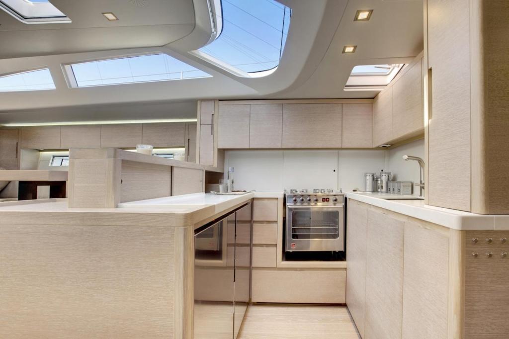 Advanced Yachts A66