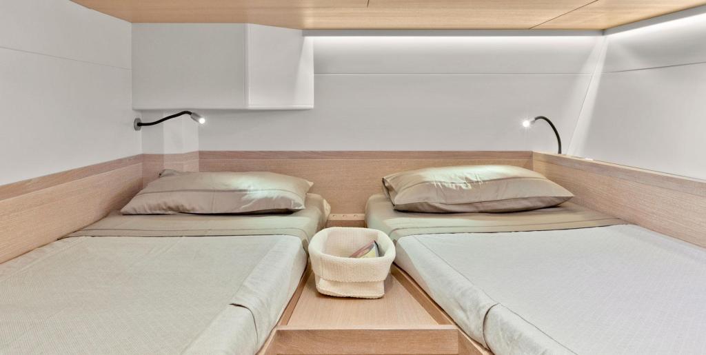 Advanced Yachts A66