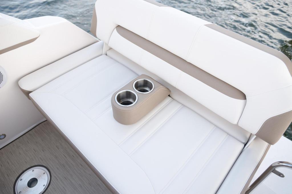 Regal Express Cruiser 26