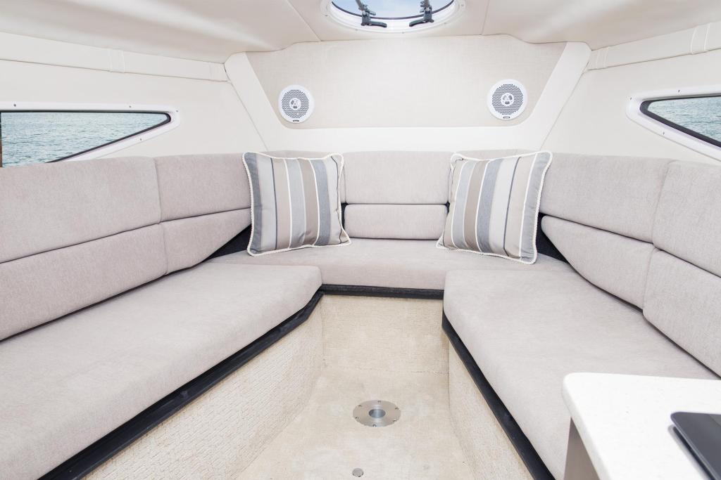 Regal Express Cruiser 26