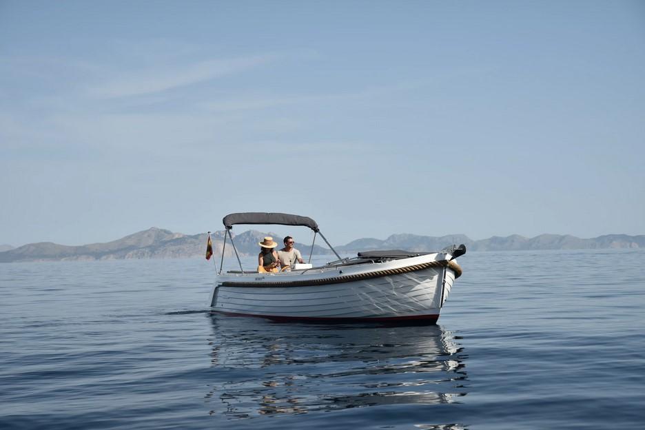 Interboat Intender 820