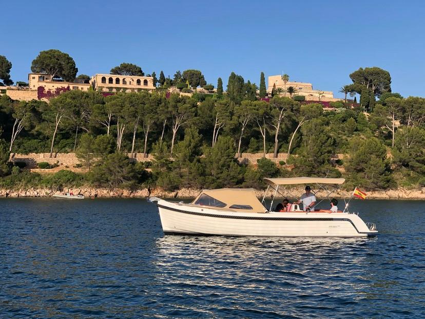 Interboat Intender 820