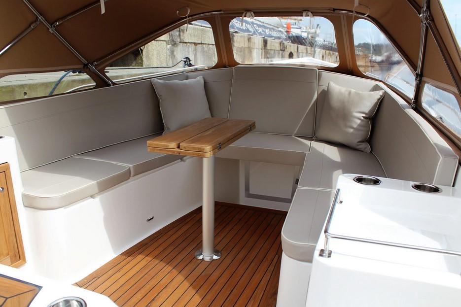 Interboat Intender 820