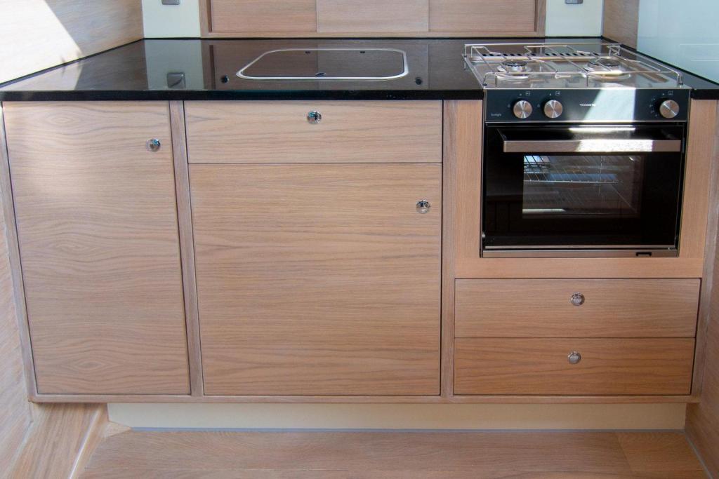 Interboat Intercruiser 32