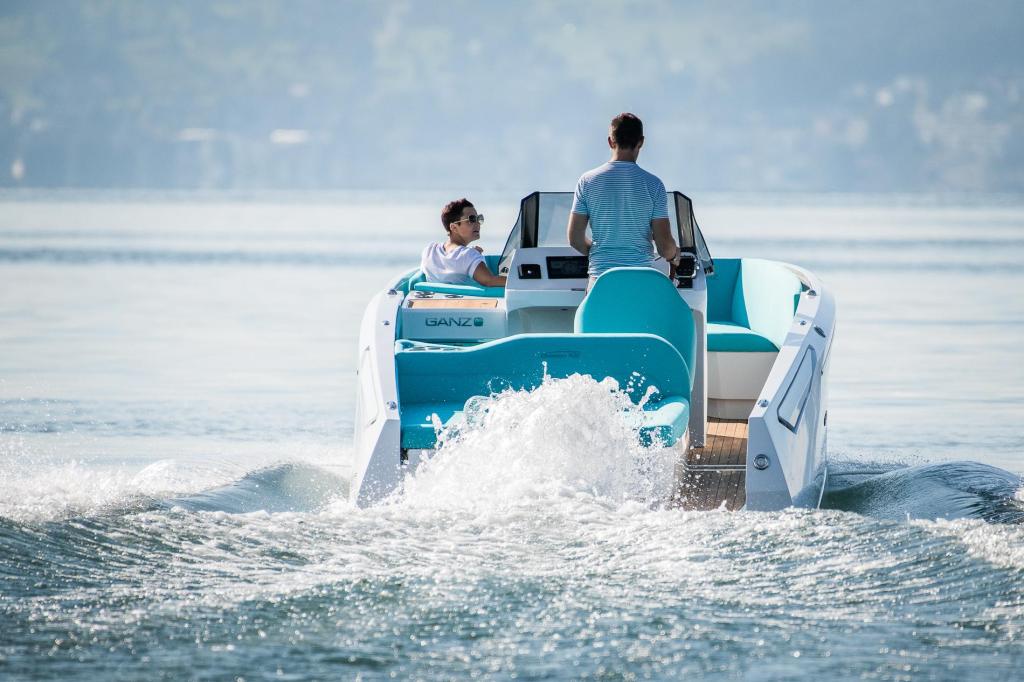 Ganz Boats Ovation 7.6 Open