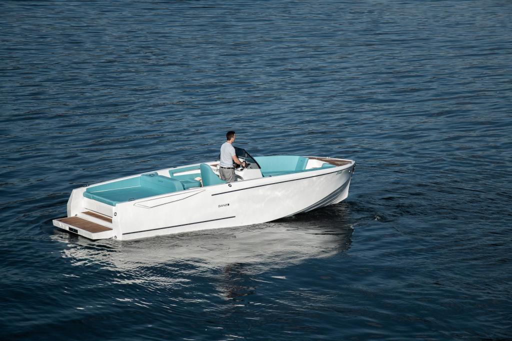 Ganz Boats Ovation 7.6 Open