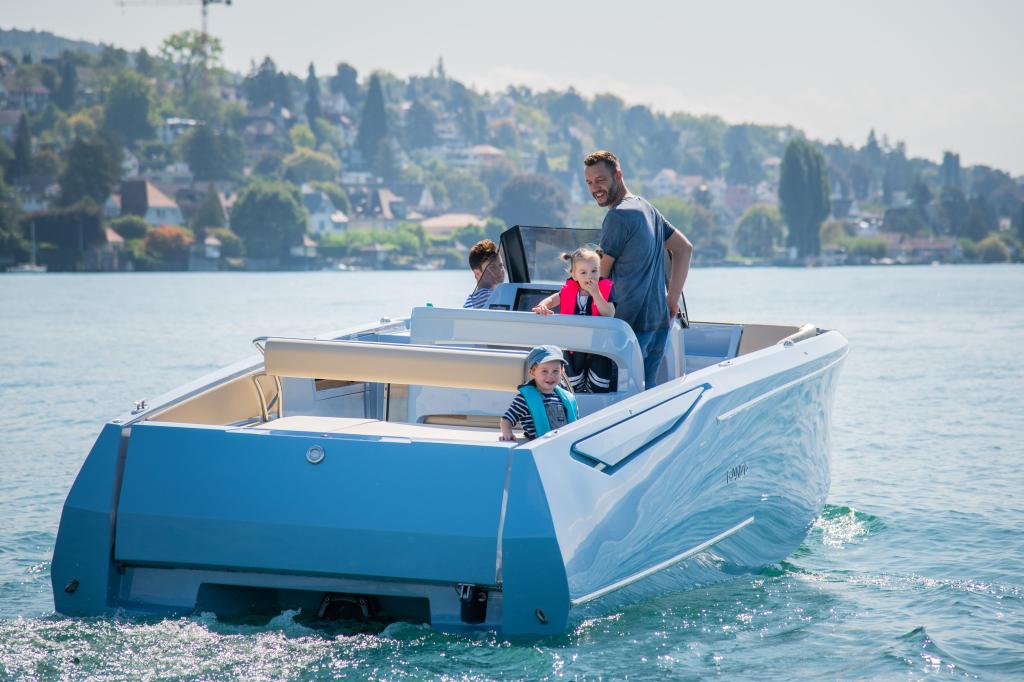 Ganz Boats Ovation 7.6 Open