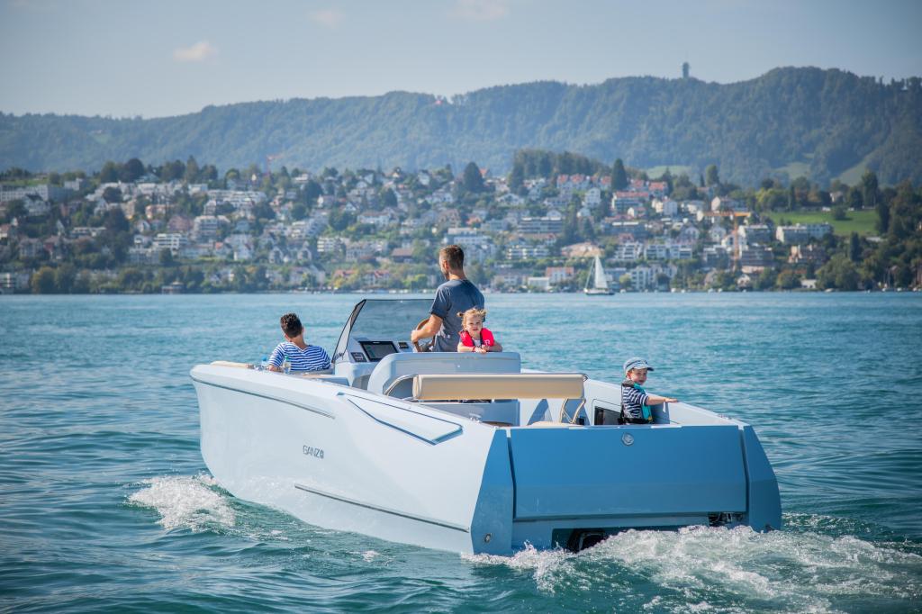 Ganz Boats Ovation 7.6 Open
