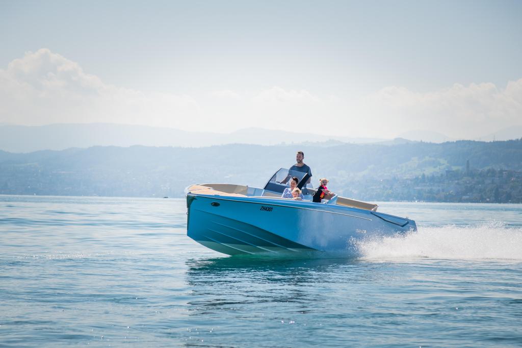 Ganz Boats Ovation 7.6 Open