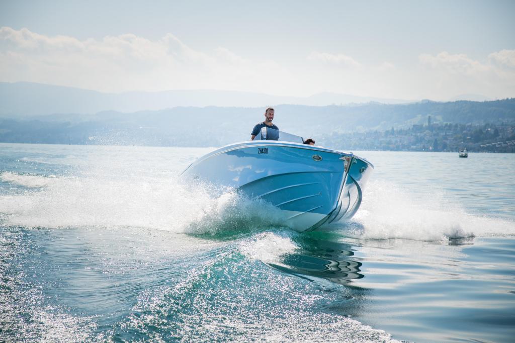 Ganz Boats Ovation 7.6 Open