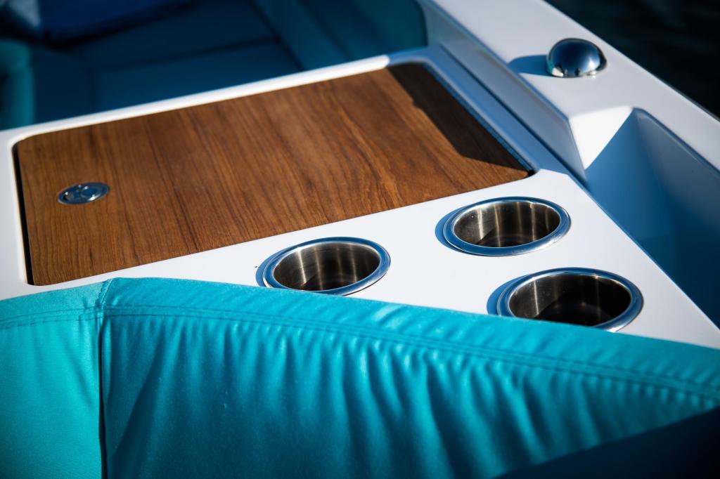 Ganz Boats Ovation 7.6 Open