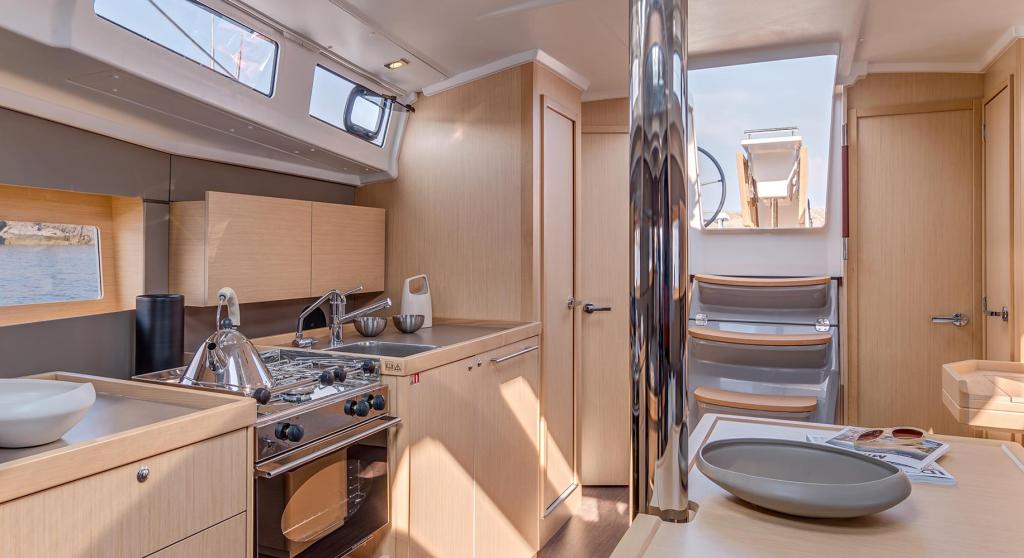 Beneteau Oceanis 38.1
