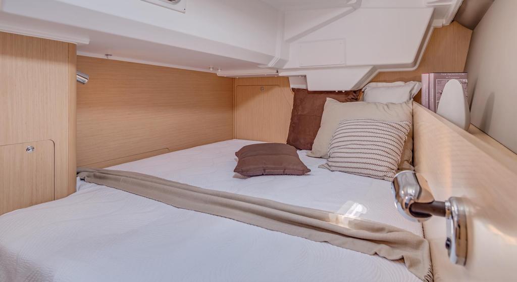 Beneteau Oceanis 38.1