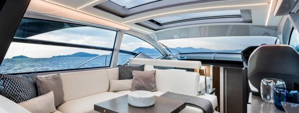 Pershing 5X