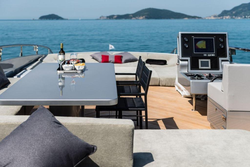AB Yachts AB 100