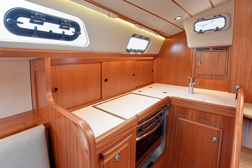 Hallberg-Rassy 340