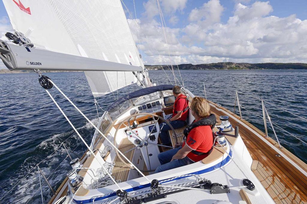Hallberg-Rassy 44