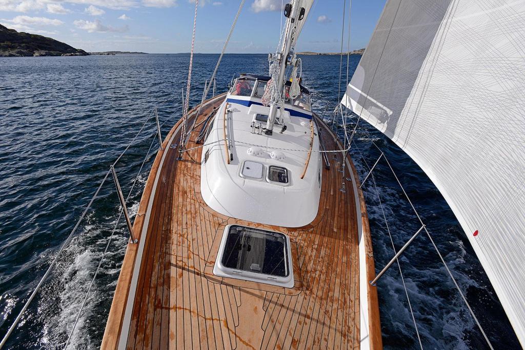 Hallberg-Rassy 44