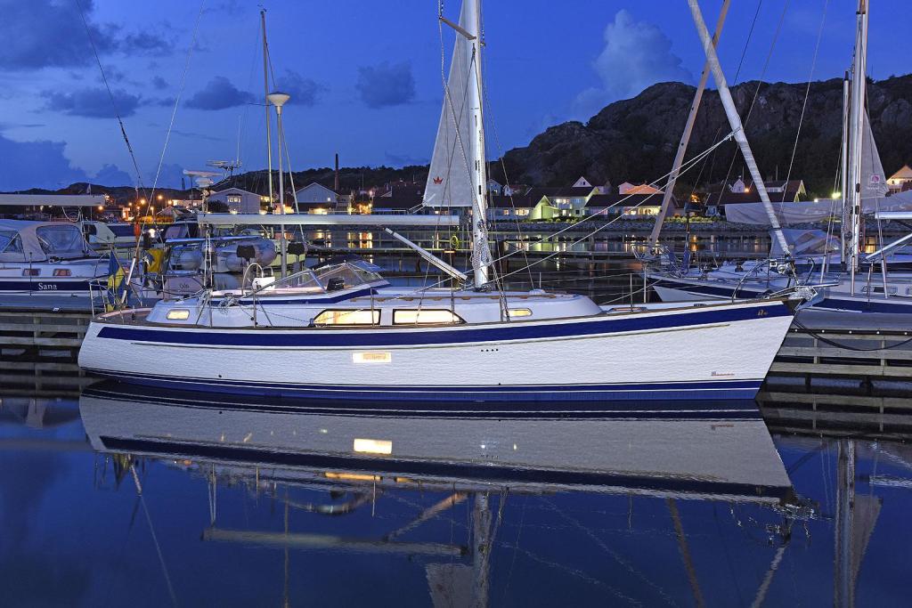 Hallberg-Rassy 44