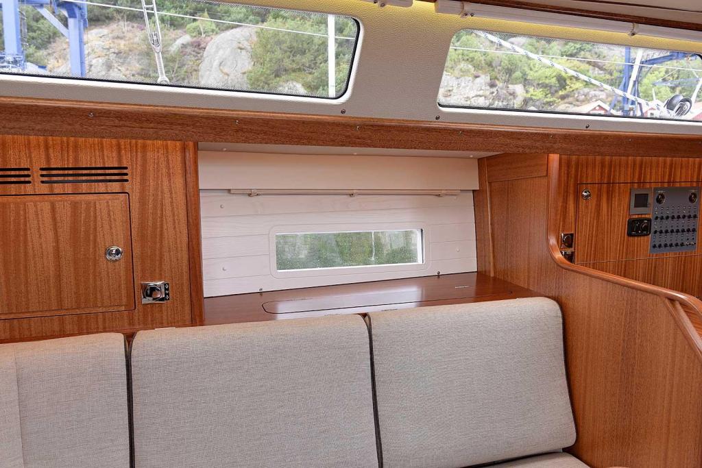 Hallberg-Rassy 44