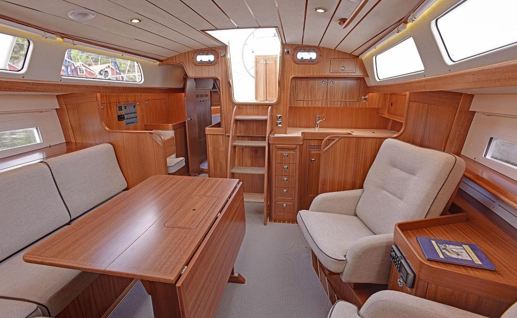 Hallberg-Rassy 44