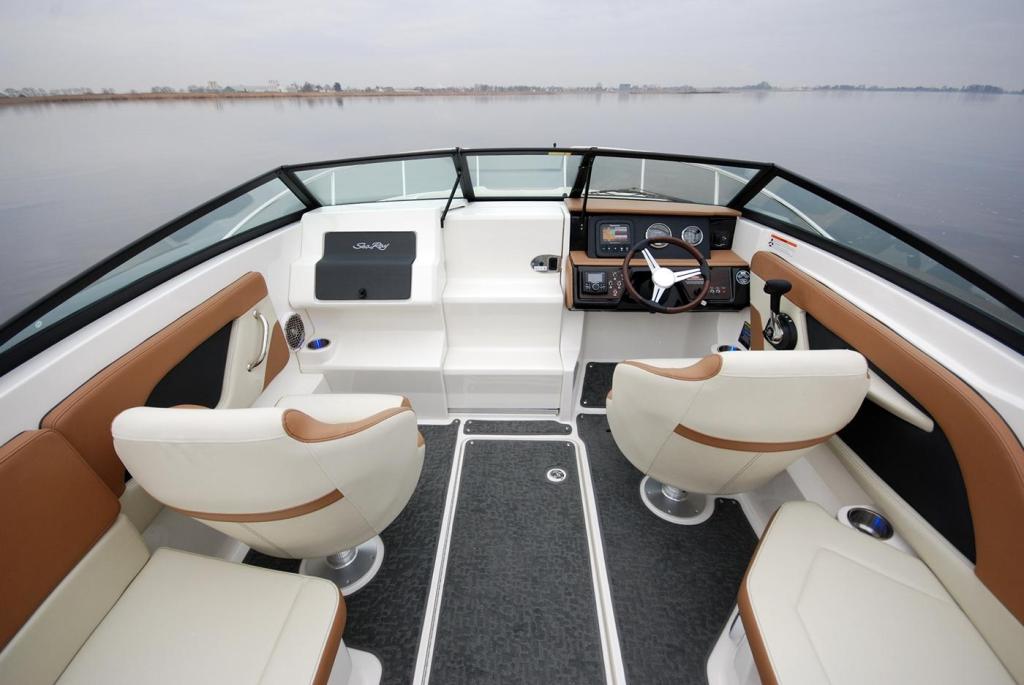 Sea Ray Sunsport 230