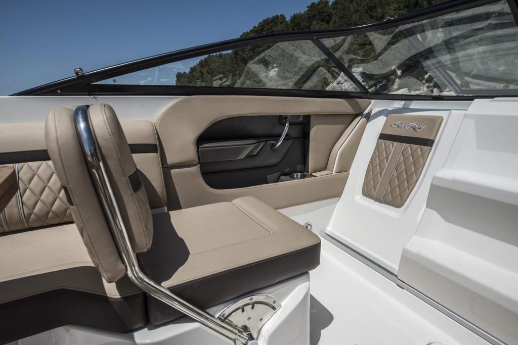 Sea Ray Sunsport 250