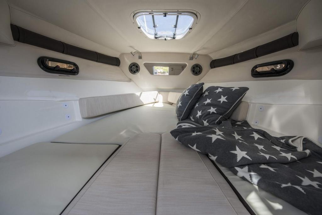 Sea Ray Sunsport 250