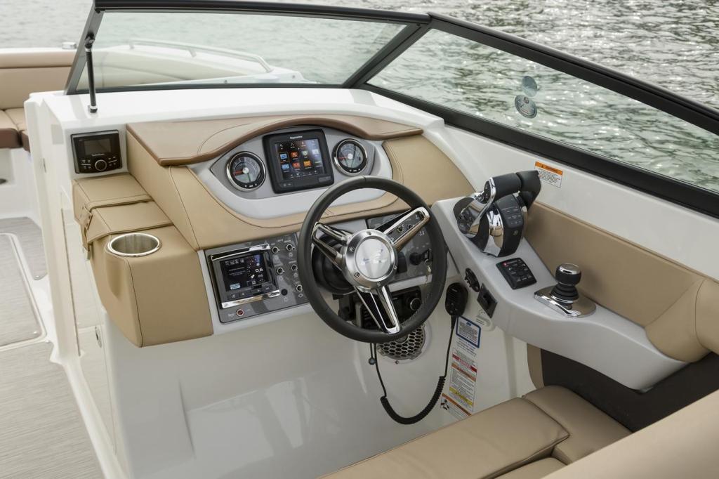 Sea Ray Sport Boat 290 SDX OB