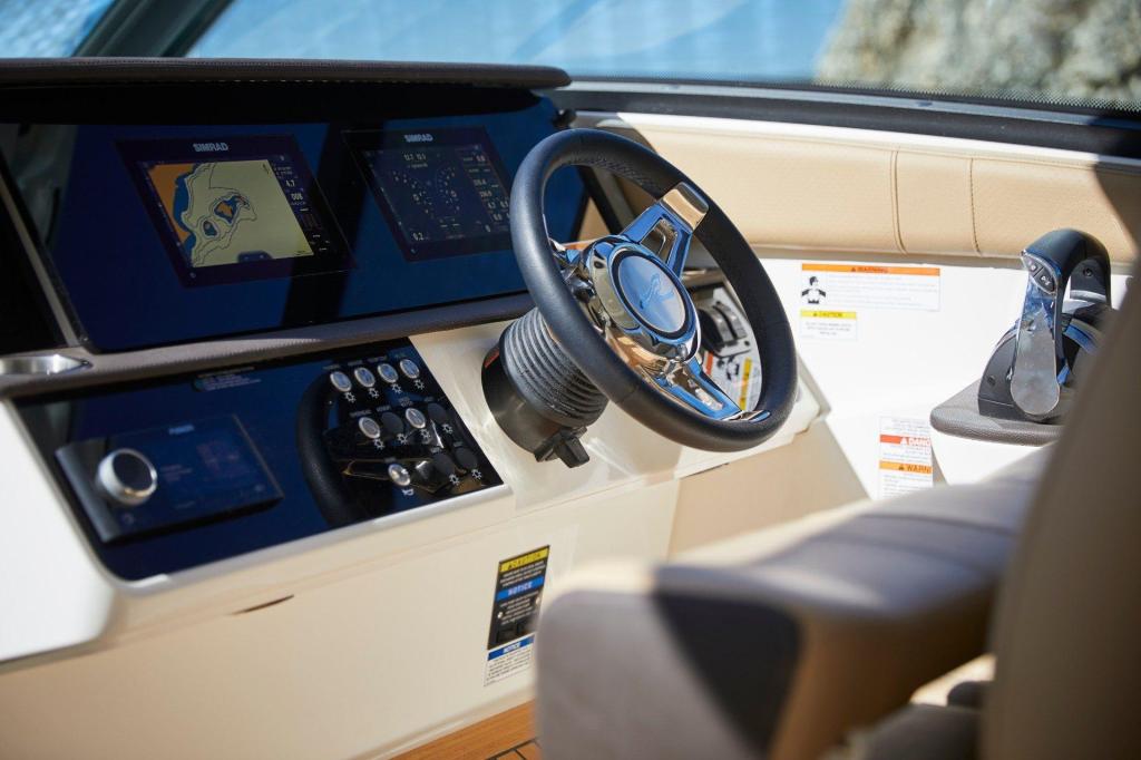 Sea Ray Sport Cruiser 320 Sundancer