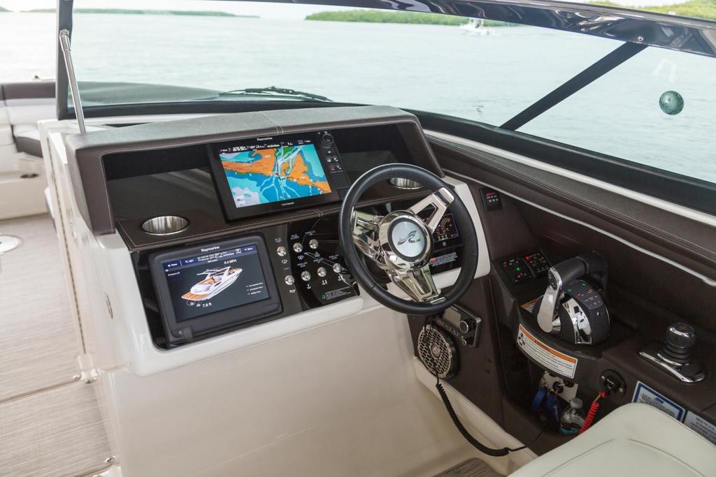 Sea Ray Sport Boat 350 SLX OB