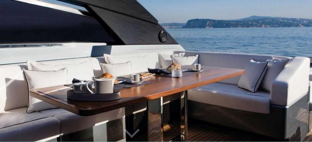 Riva 76 Bahamas