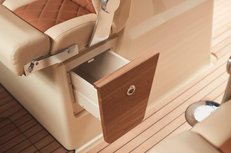 Chris Craft Calypso 30