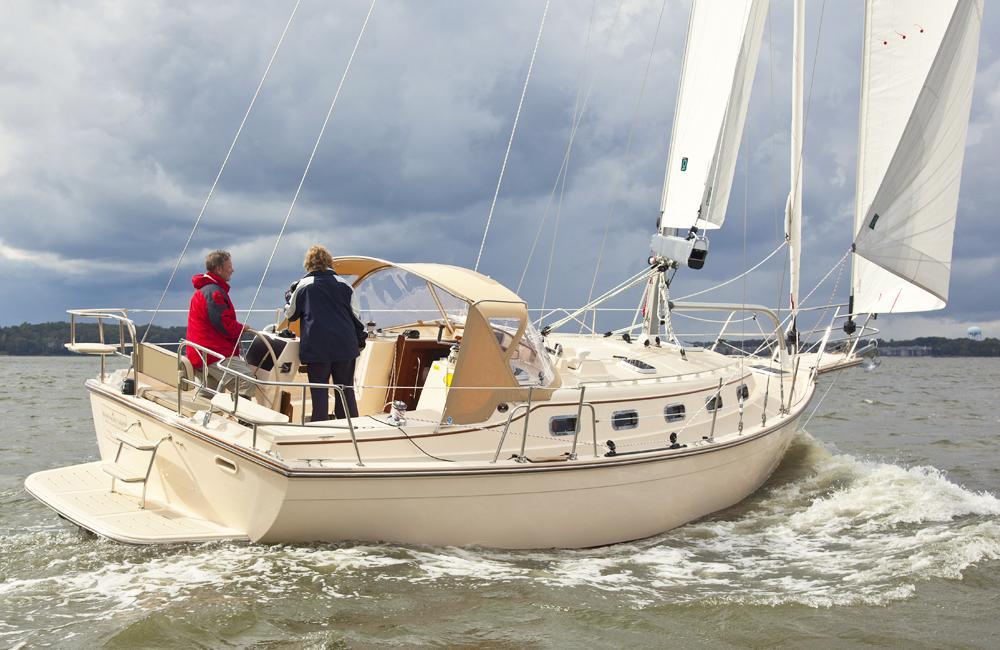 Island Packet IP 349