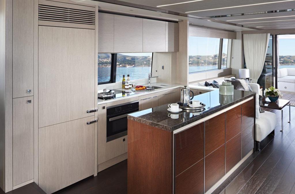 Sunseeker Yacht 76