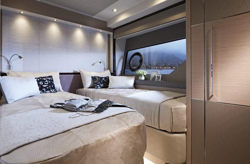 Sunseeker Yacht 76