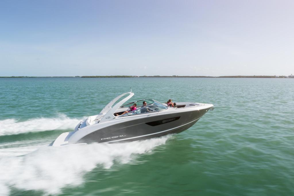 Regal Bowrider 3300