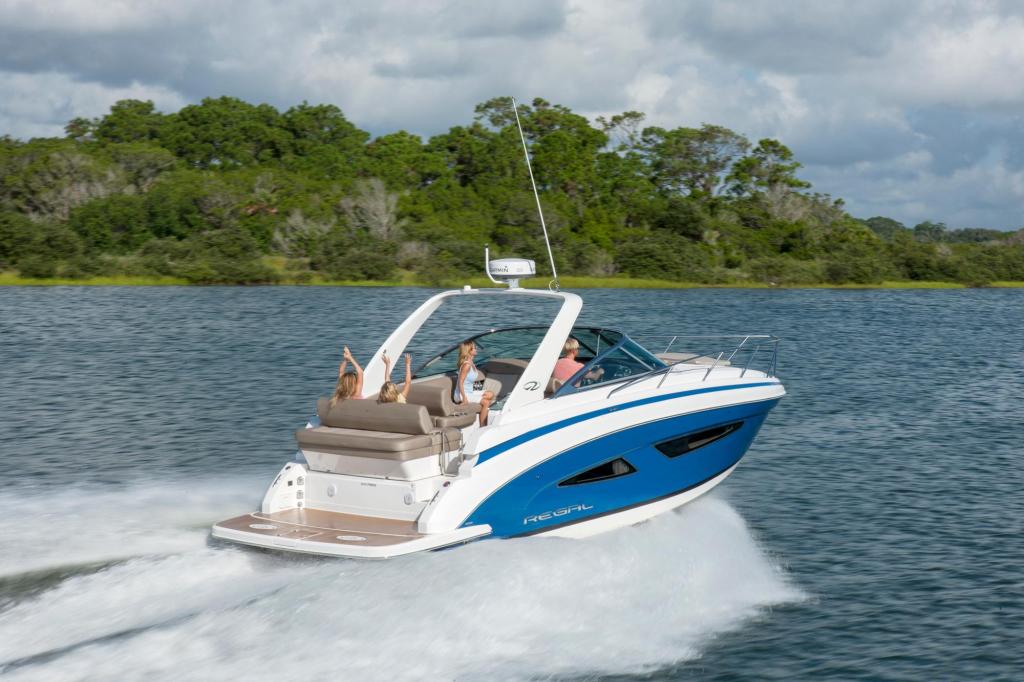 Regal Express Cruiser 33