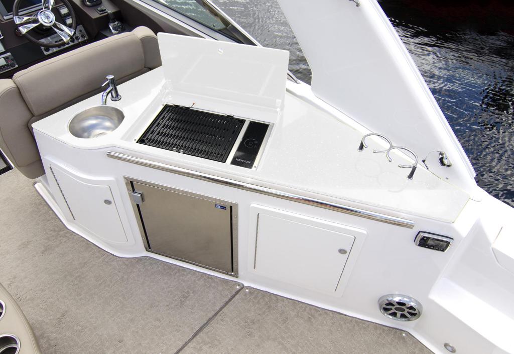 Regal Express Cruiser 33