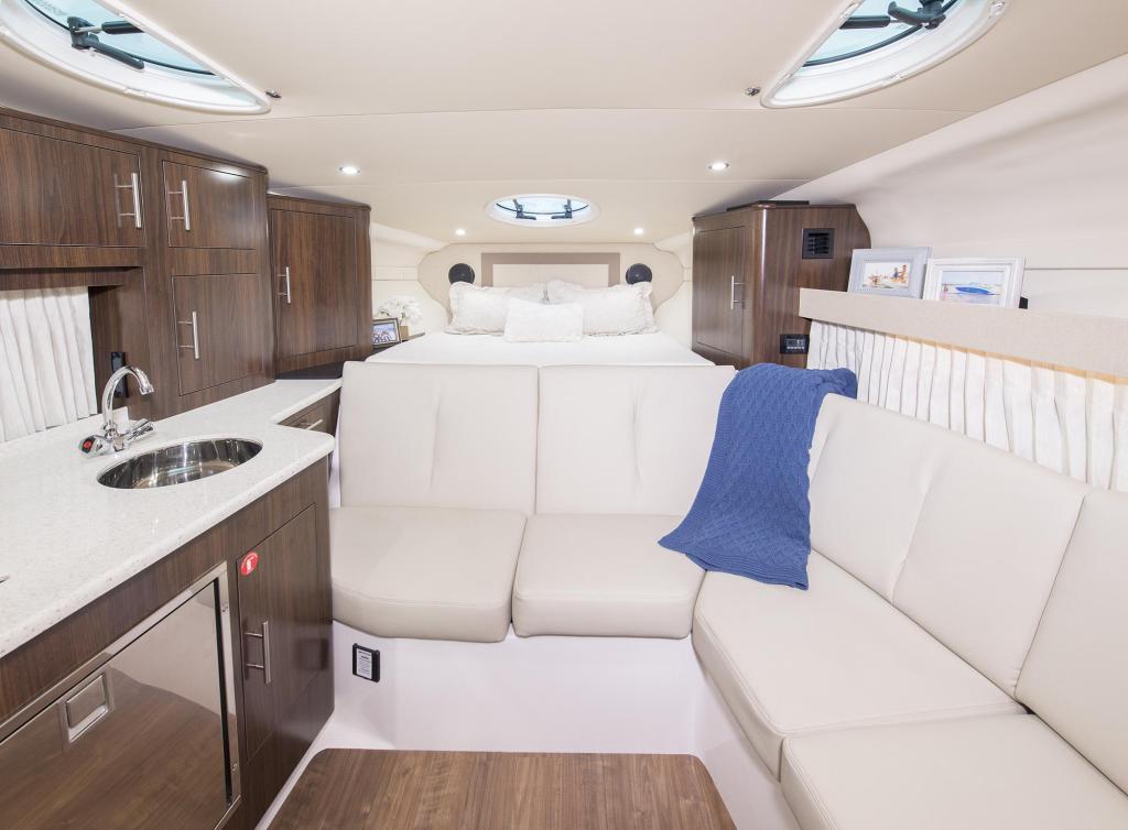 Regal Express Cruiser 33