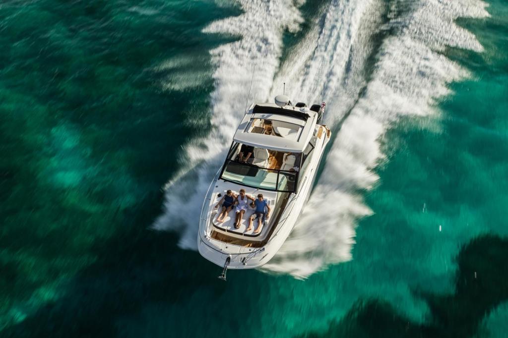 Sea Ray Sport Cruiser 320 Sundancer OB