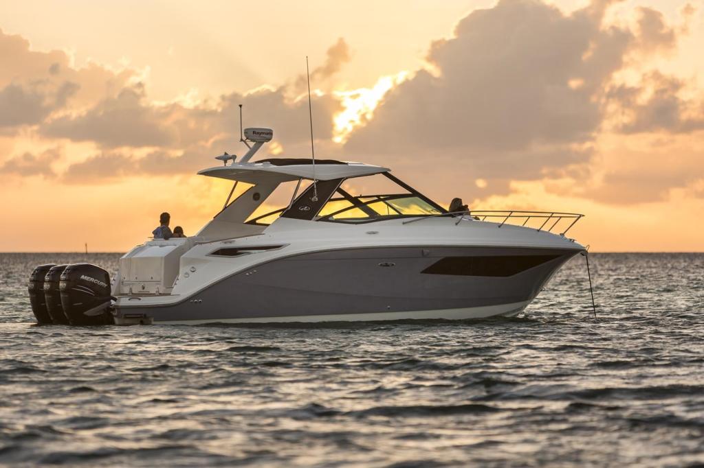Sea Ray Sport Cruiser 320 Sundancer OB