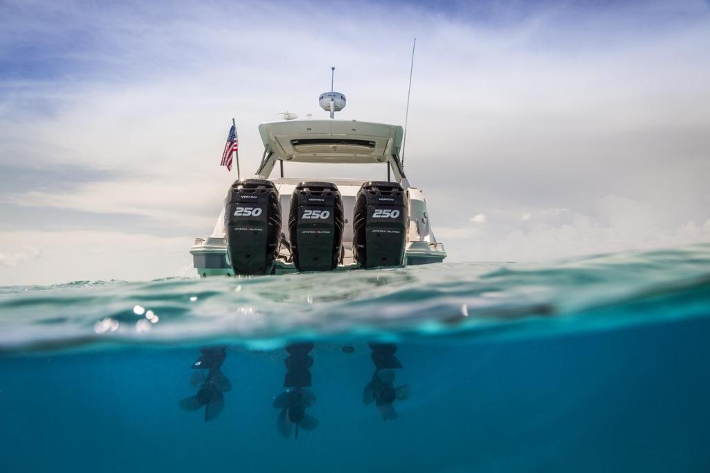 Sea Ray Sport Cruiser 320 Sundancer OB