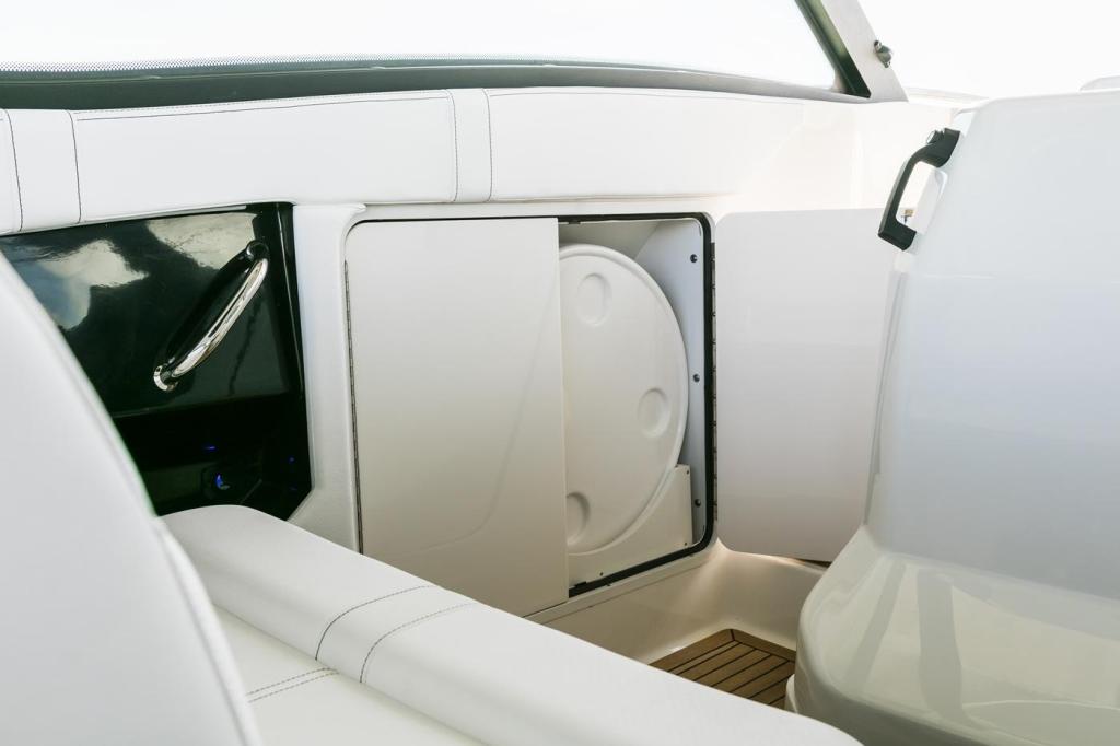 Sea Ray Sport Cruiser 320 Sundancer OB