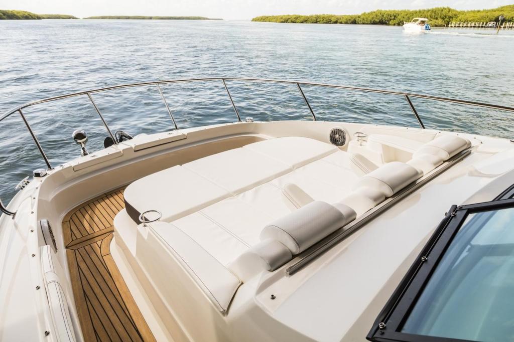 Sea Ray Sport Cruiser 320 Sundancer OB