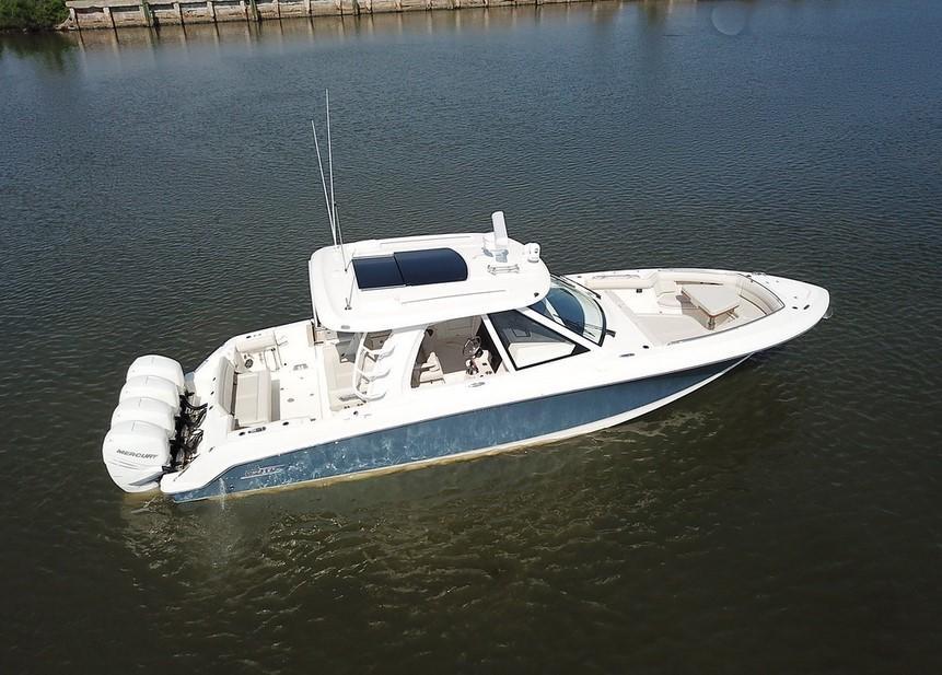 Boston Whaler 380 Realm