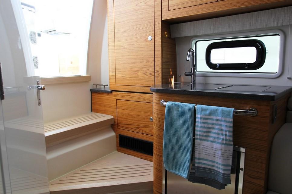 Boston Whaler 380 Realm