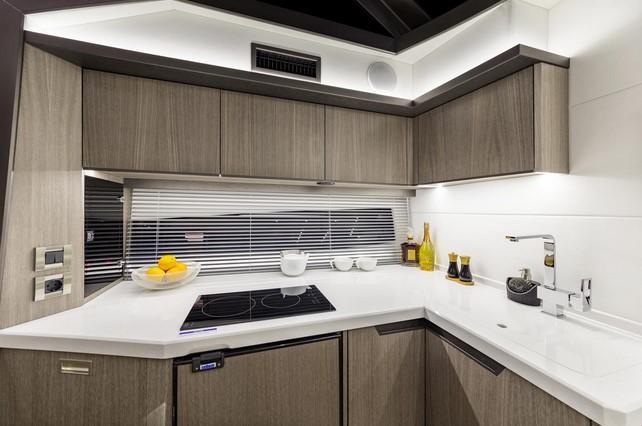 Galeon 425 HTS