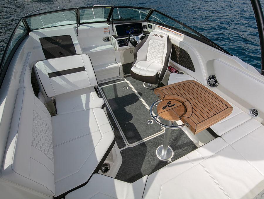 Sea Ray Sunsport 230 OB