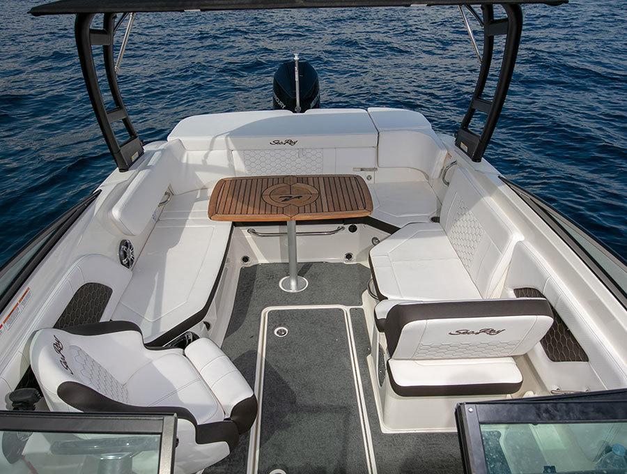 Sea Ray Sunsport 230 OB